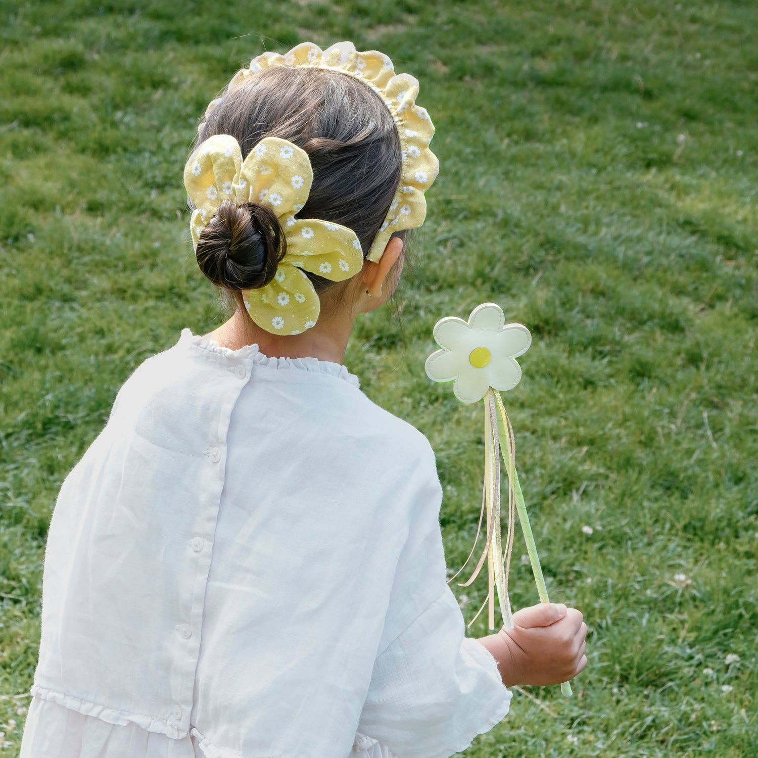 Darling Daisy Flower Headband - Image 2