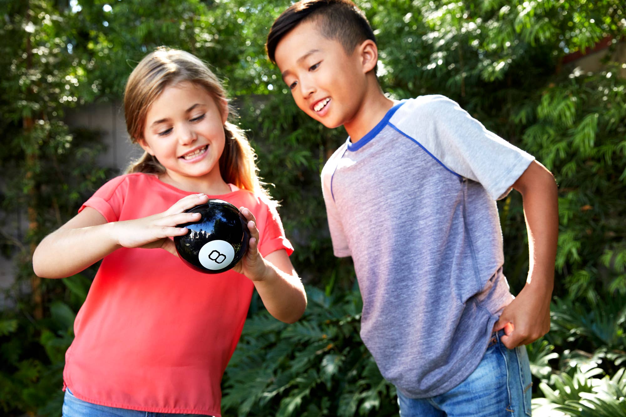 Mattel Games MAGIC 8 BALL - Image 3