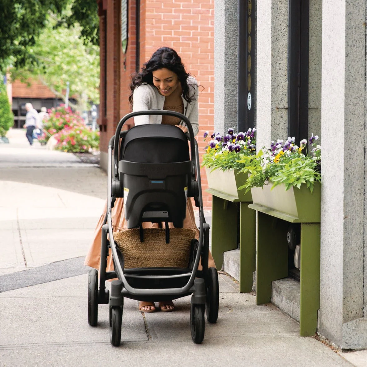 UPPAbaby Mesa V3 Infant Car Seat + Base - Image 6