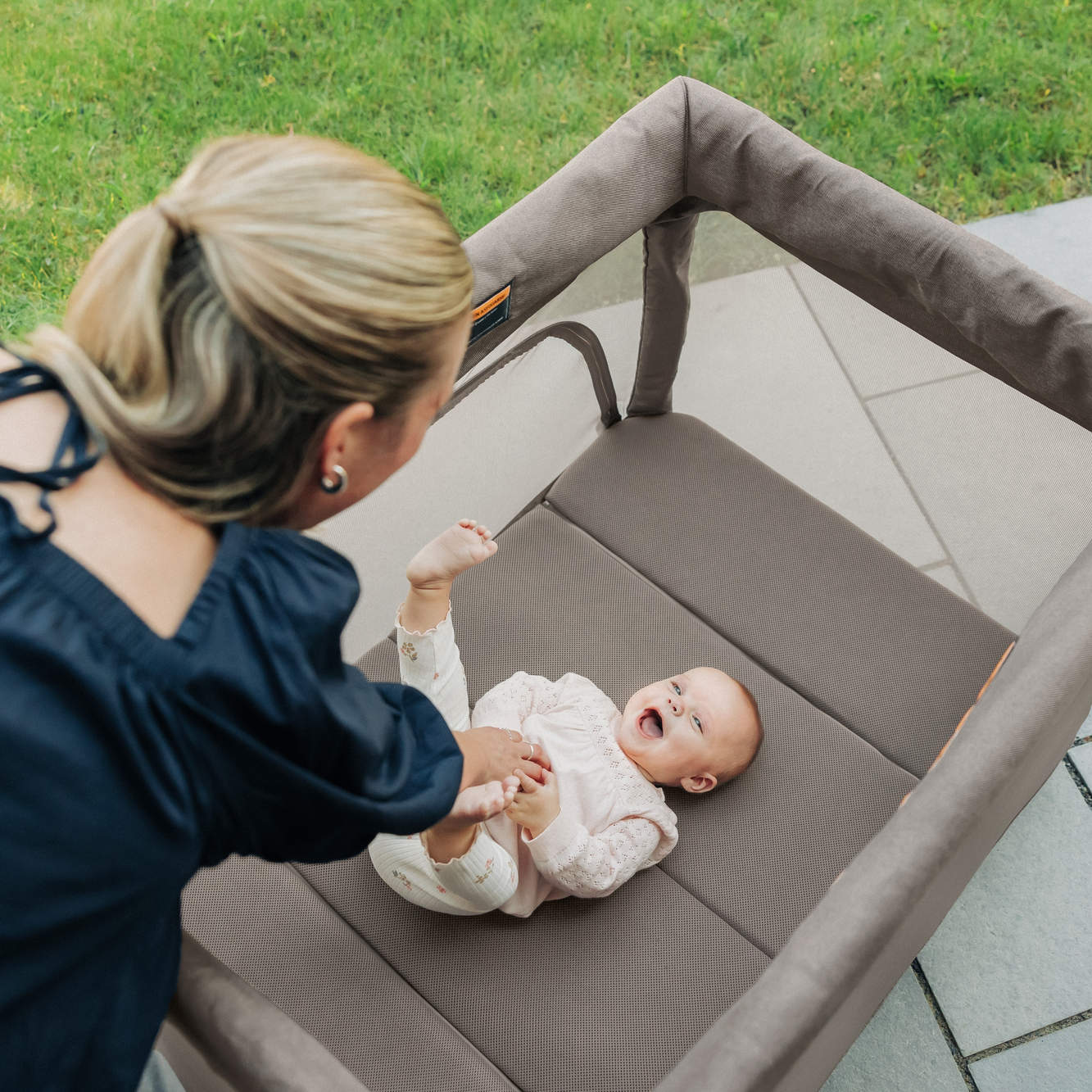 UPPAbaby Remi Bedside Bassinet + Playard + Travel Crib - Image 72